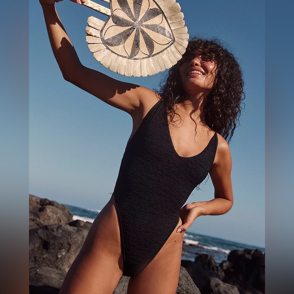 !!NEW WITHOUT TAGS!! FREE PEOPLE BEACH FREE-EST AMBER ONE-PIECE SWIMSUIT